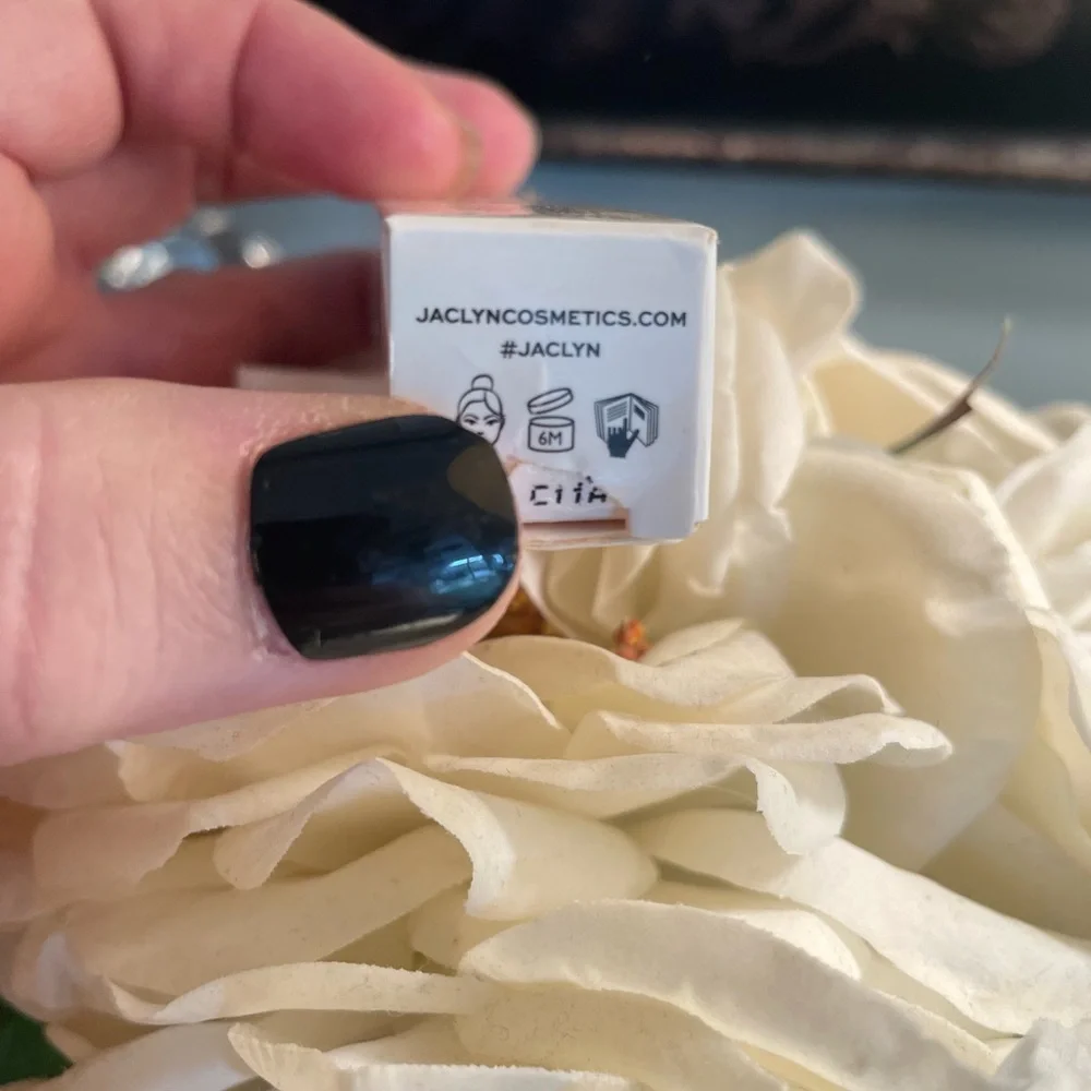 ✨🆕✨Jaclyn Cosmetics Perfecting Concealer NIB .23 oz